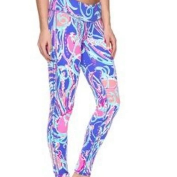 Lilly Pulitzer Luxletic Weekender Legging - Picture 2 of 9